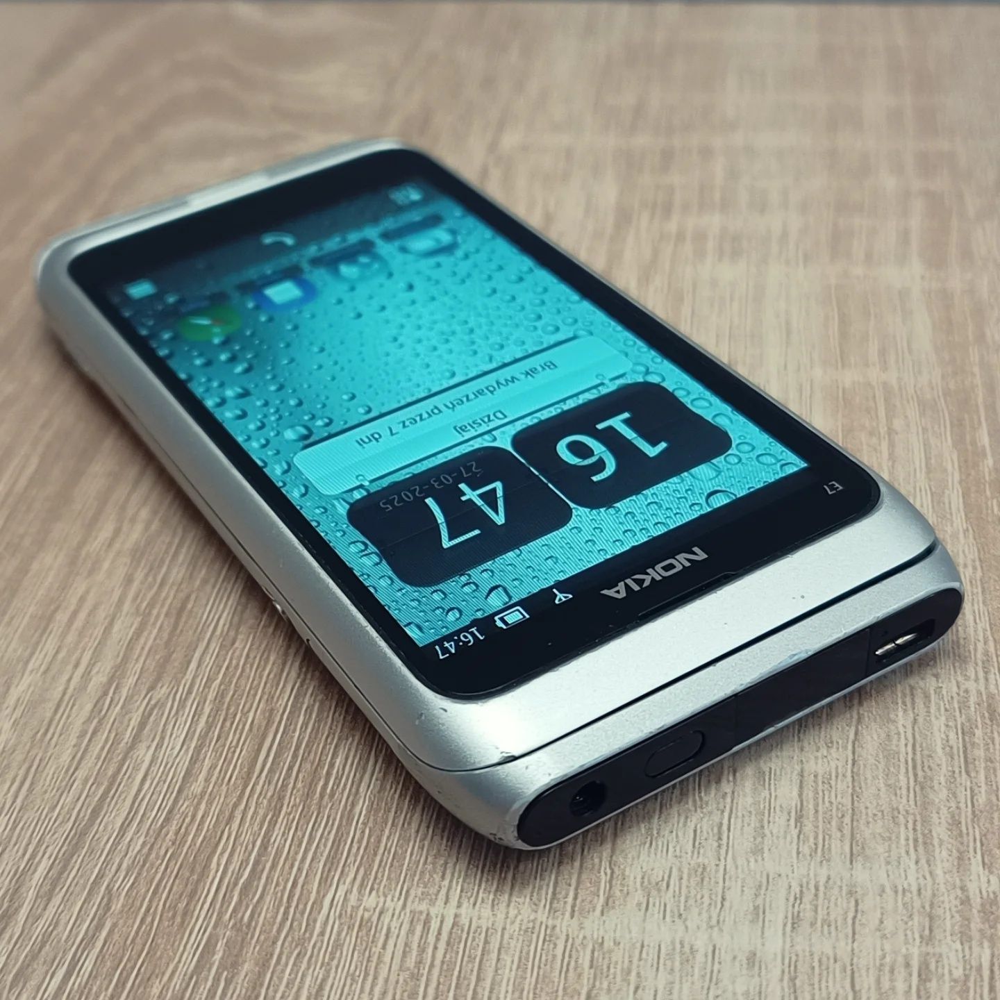 Nokia E7-00 Symbian