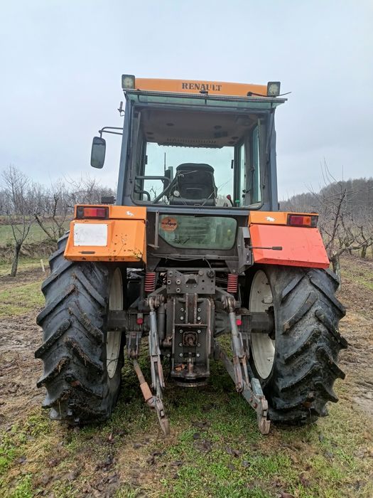 Renault temis 610.   John Deere