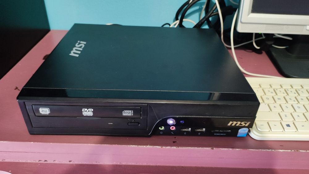 Computador MSI com monitor