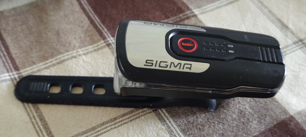 Mocna lampka przednia Sigma Aura 80 ładowanie USB