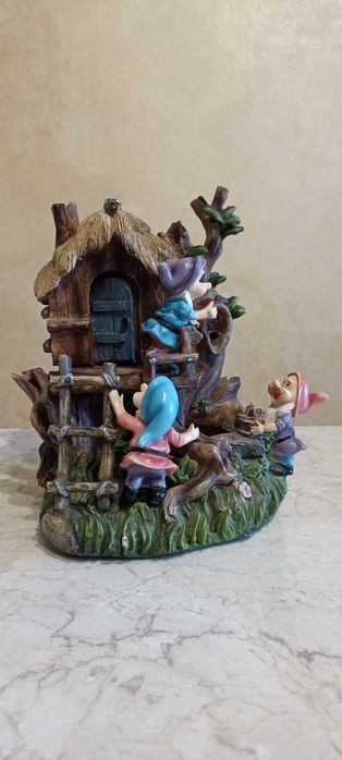 Іграшки, годинник,машина,лялька, іграшковий набір,подушка,динозавр