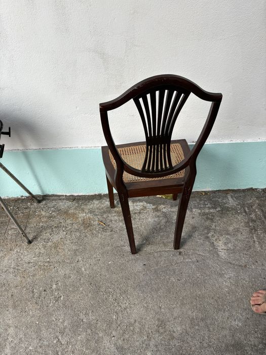 Cadeiras de  cerejeira e palhinha