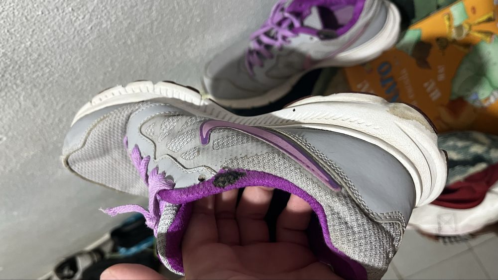 tenis nike roxos