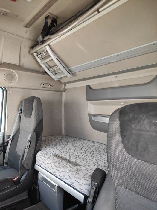 DAF XF106
Sem motor e sem caixa de resto completa