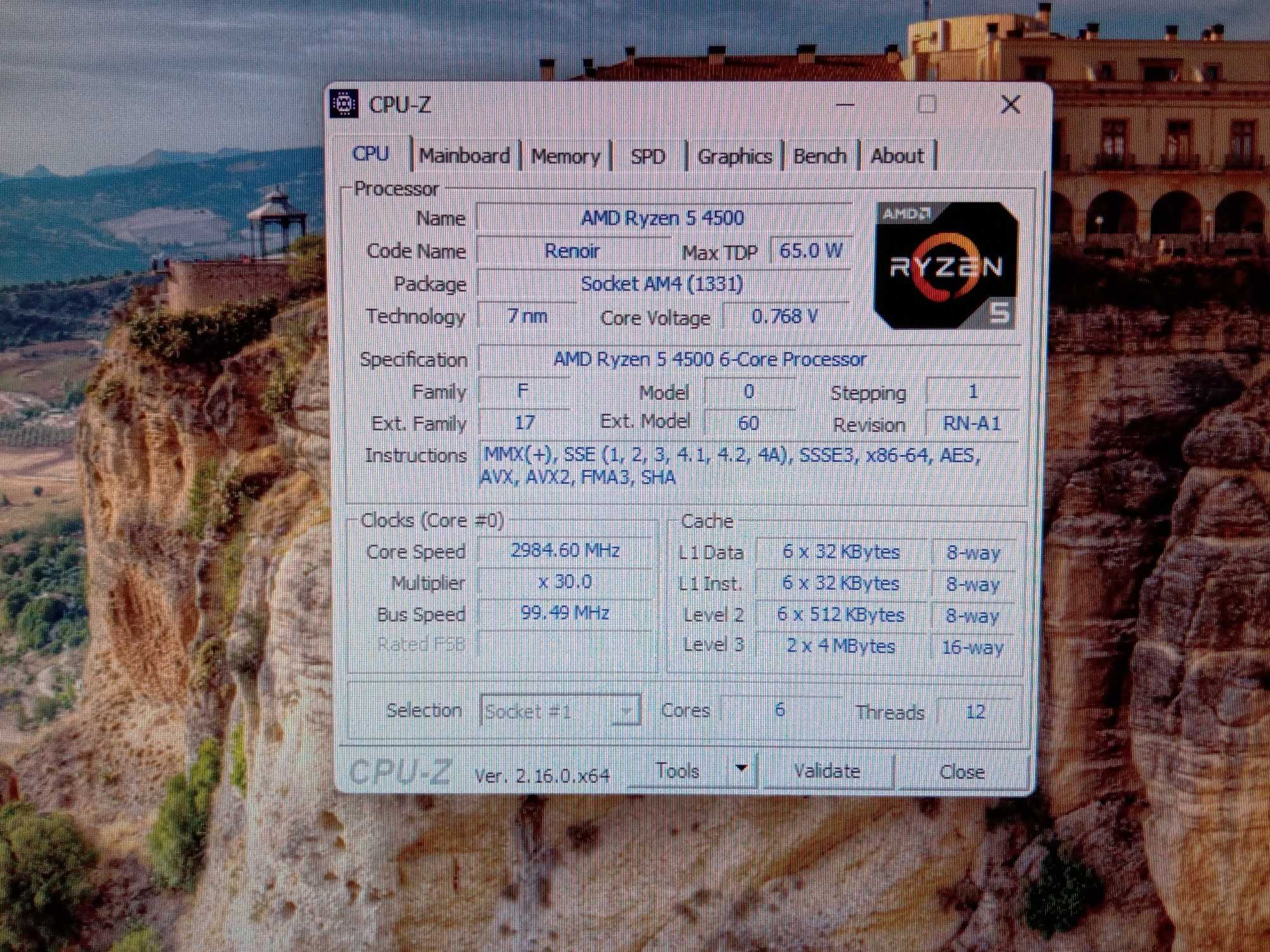 Komputer na AMD Ryzen 5 4500, RAM 16GB, NVIDIA GTX 550 Ti z monitorem