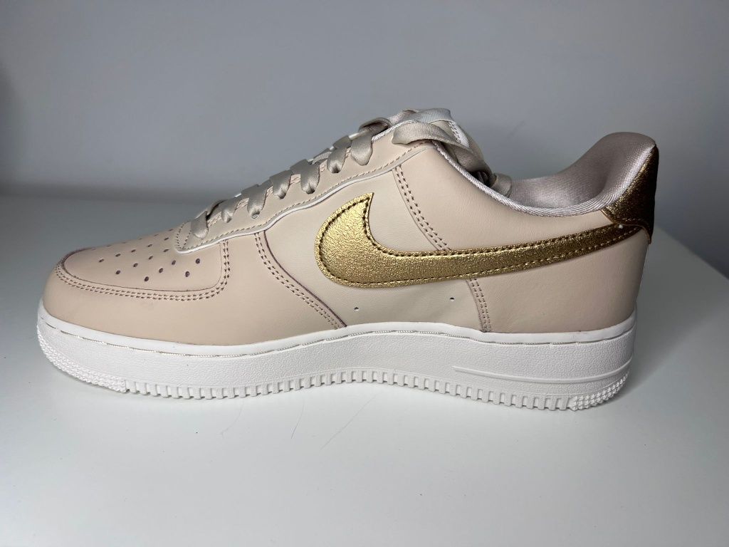 WMNS Nike Air Force 1