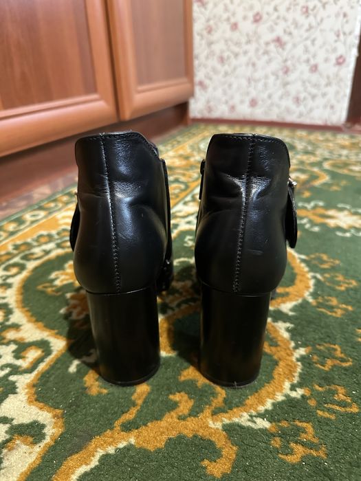 Стильні демісезонні ботильйони 39 р.