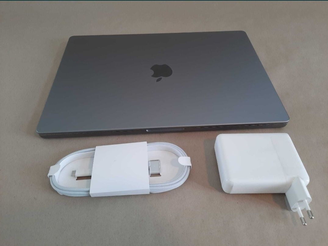 MacBook Pro 16" M1 (2021)