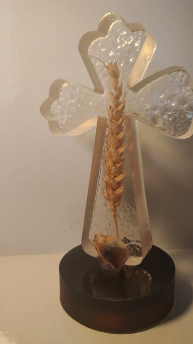 Унікальний декоративний хрест із  смоли з натуральним пшеничним колос