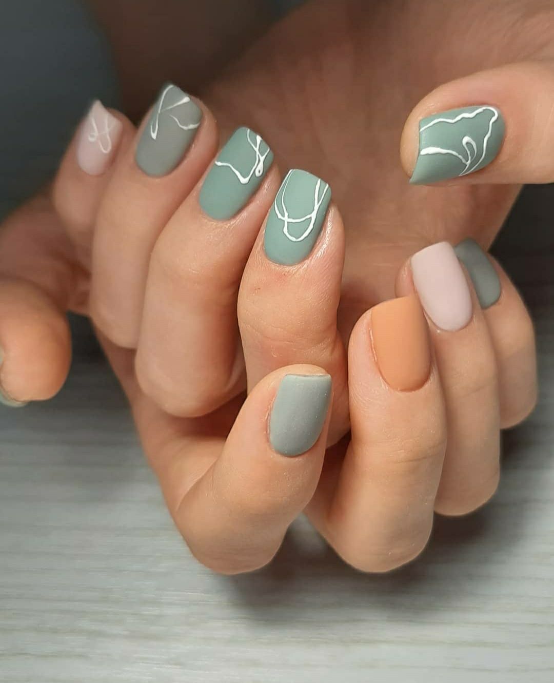 Manicure w Józefowie