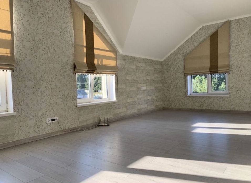 Будинок з ремонтом та меблями_Макарів