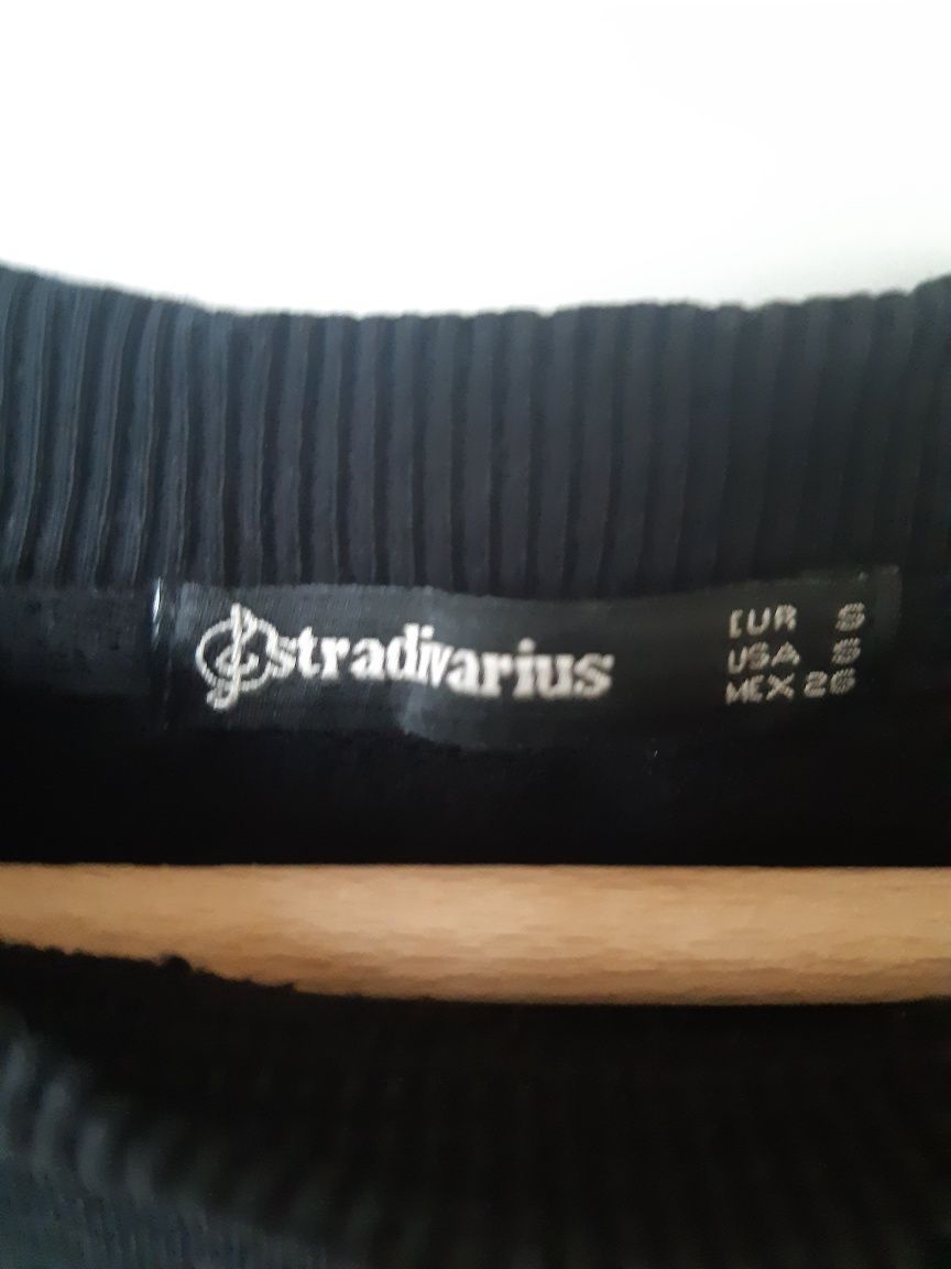 Czarna bluza  Stradivarius