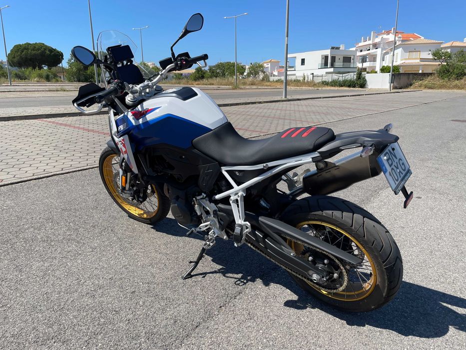 BMW F 900 GS - Extras -  Como nova - 860km - 5 anos garantia
