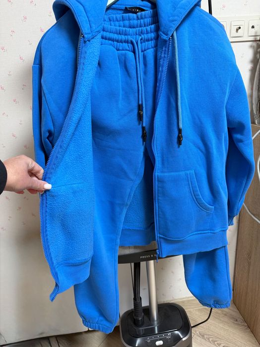 Теплий костюм блакитного кольору