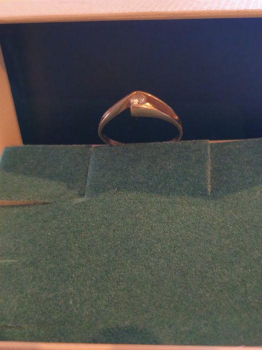 Złoty pierścionek 585