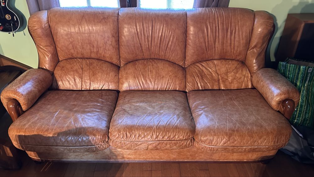 Sofá em Pele Castanho – Conforto e Elegância