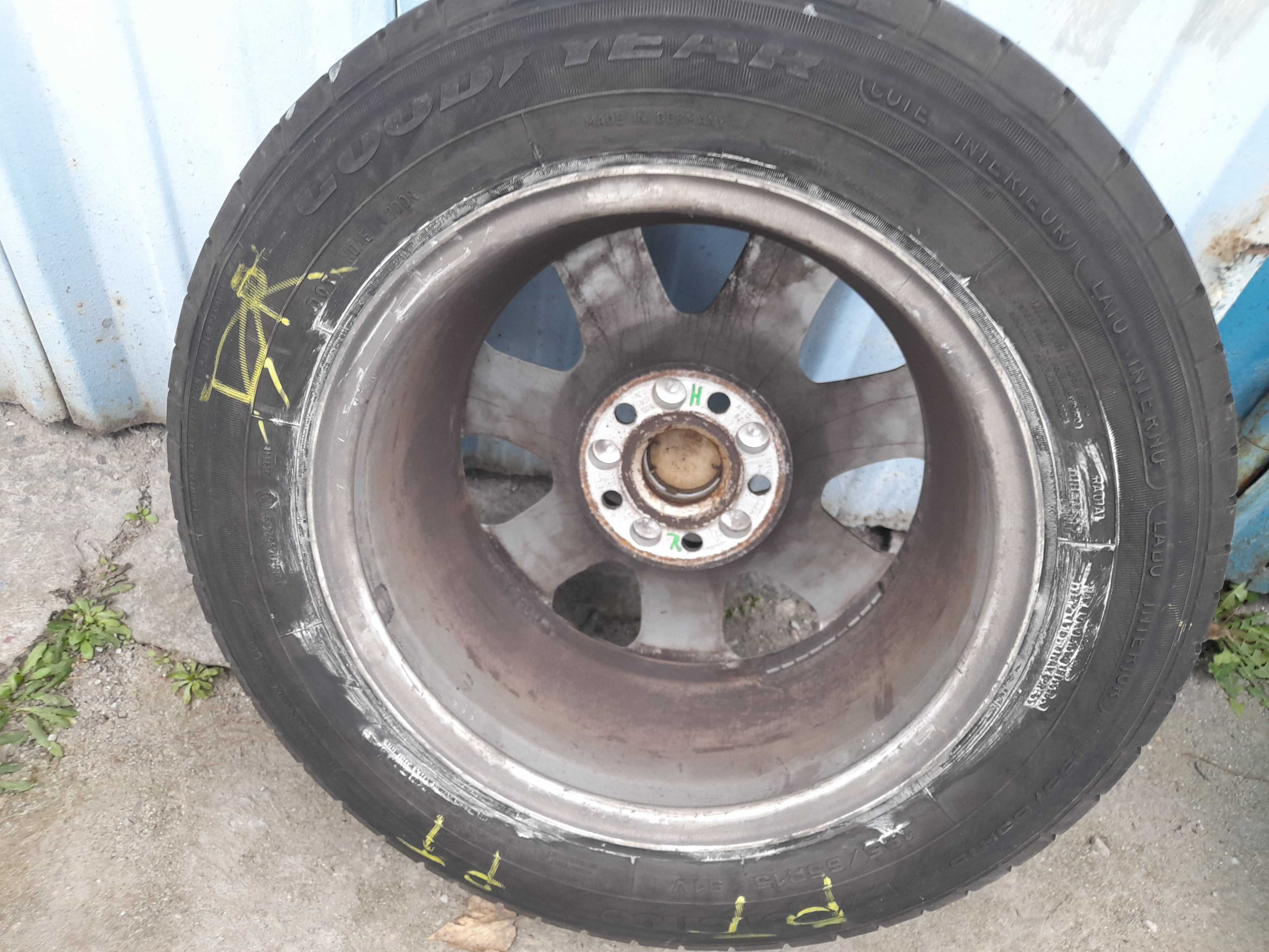 Felgi aluminiowe 7Jx15 H2 ET39, z 12 letnimi oponami 195/65 R15.