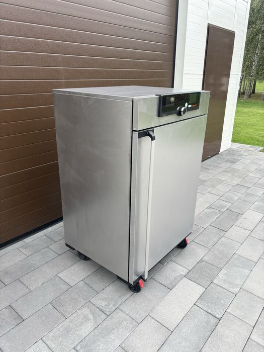 Komora klimatyczna Memmert HPP 260
