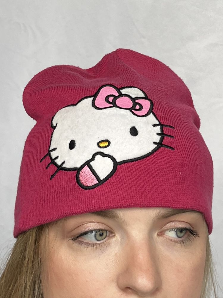 Luzna czapka beanie hello kitty skarpeta