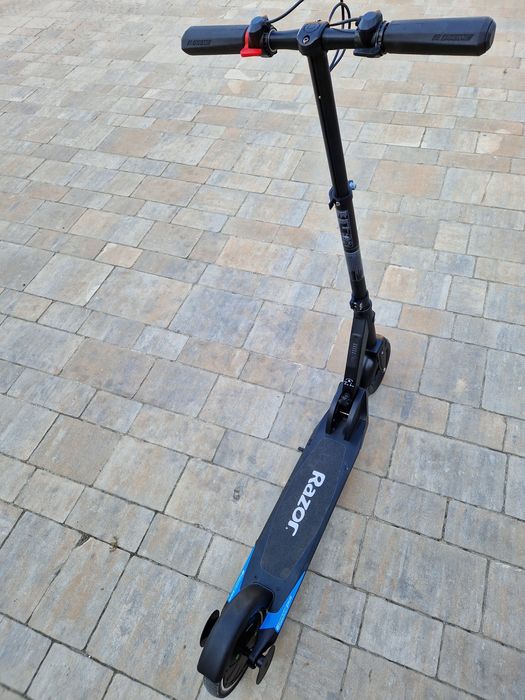 Hulajnoga elektryczna Razor Prime Air