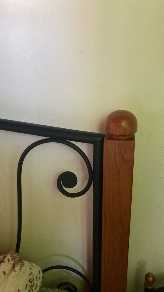 Conjunto de cama + mesas de cabeceira