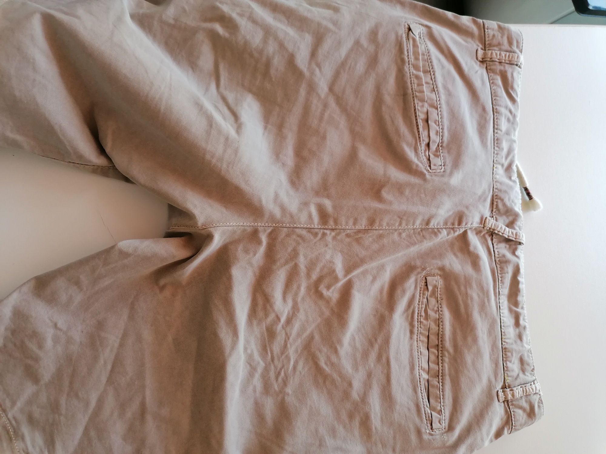 Calções bejes da Pull&Bear