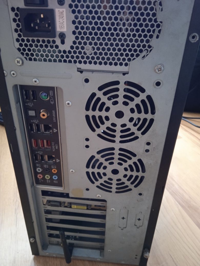Komputer pc quad 9550