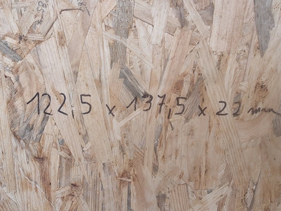 Płyta OSB 22mm 122.5x137.5 12mm