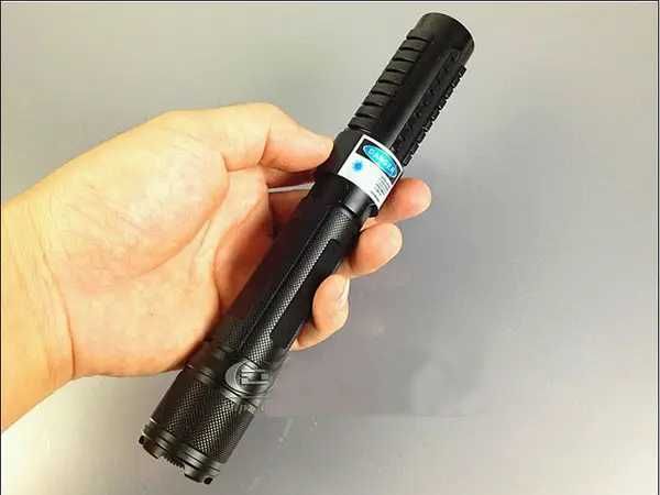 Ліхтар-лазер указка синій YX-B015, ЗУ 220V, 2х16340, 5 насадок, Box