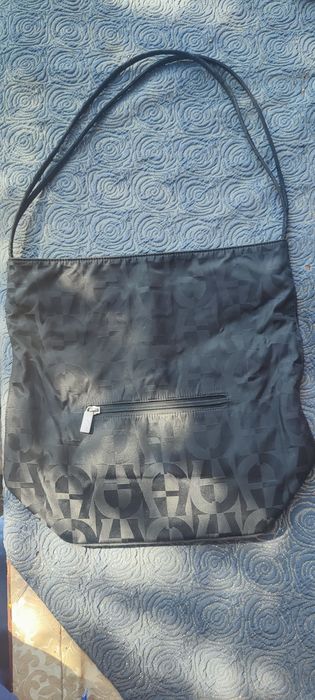 Czarna torebka Aigner