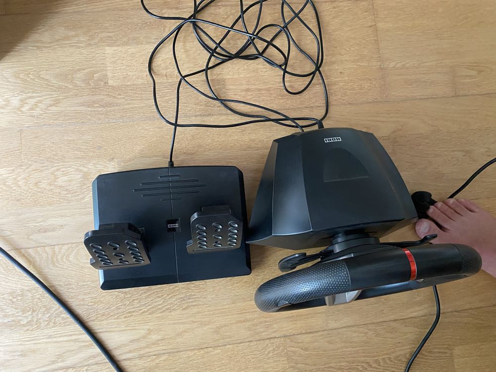 Volante com pedais HORI WSA