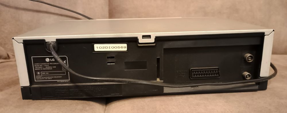 Magnetowid VHS, Akai VS G40.