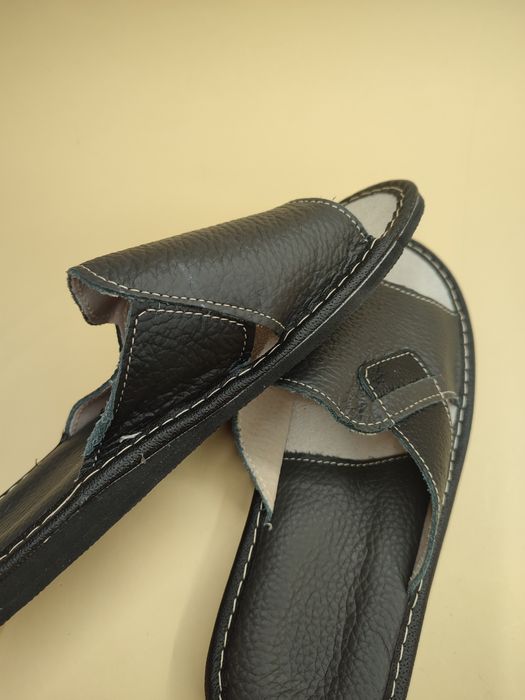 Шкіряні домашні капці