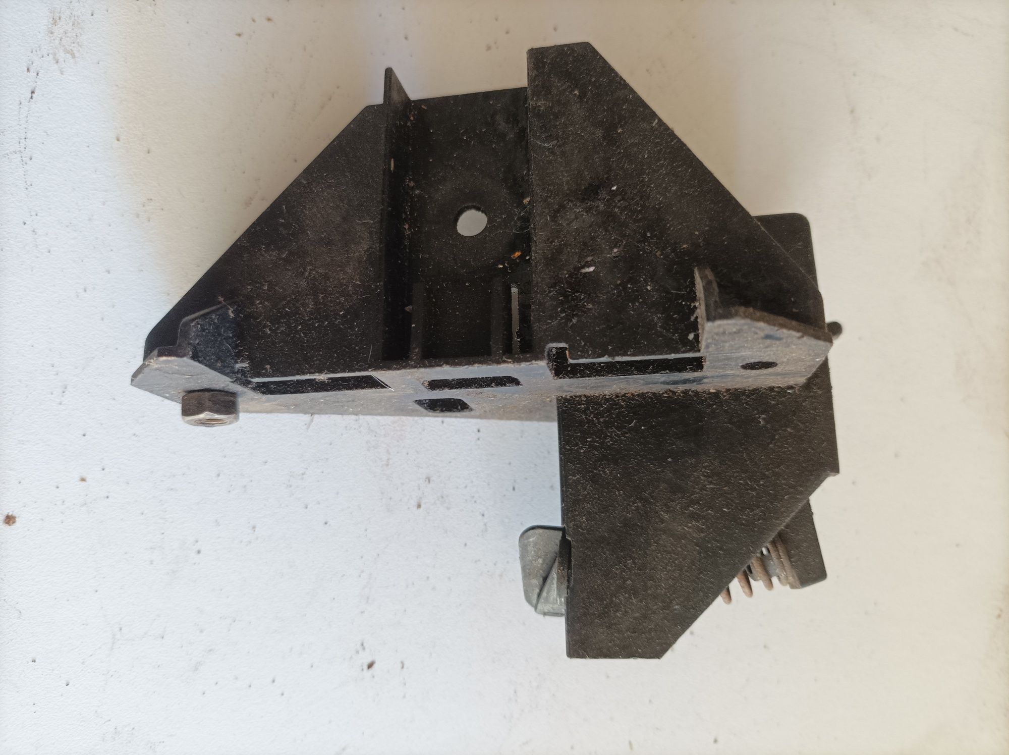 Suporte farol peugeot 205 novo