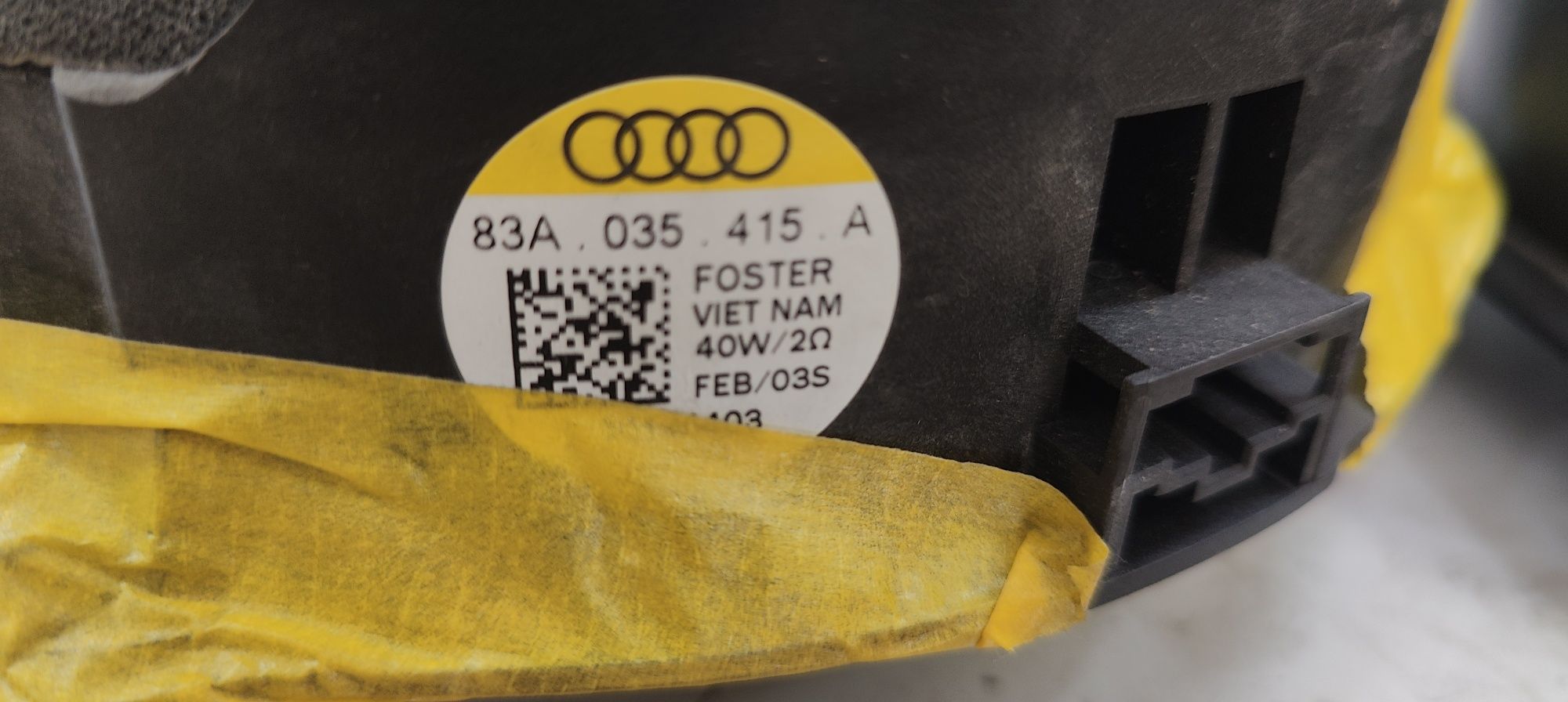 Audi Q3 83a динаміки в двери зад и перед 83a035415a,83a035411