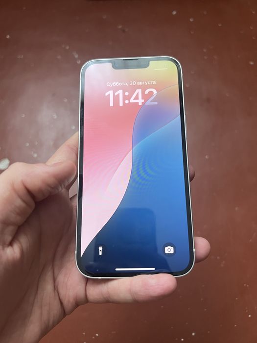 IPhone 13 white 128gb
