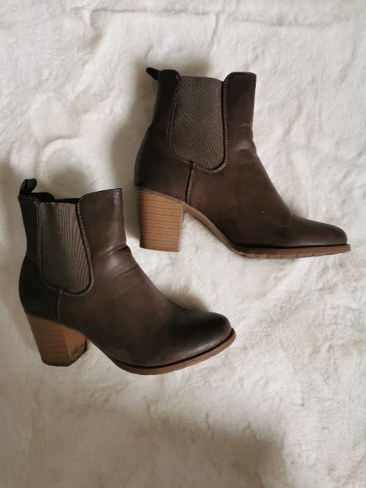 Botki z niskim obcasem