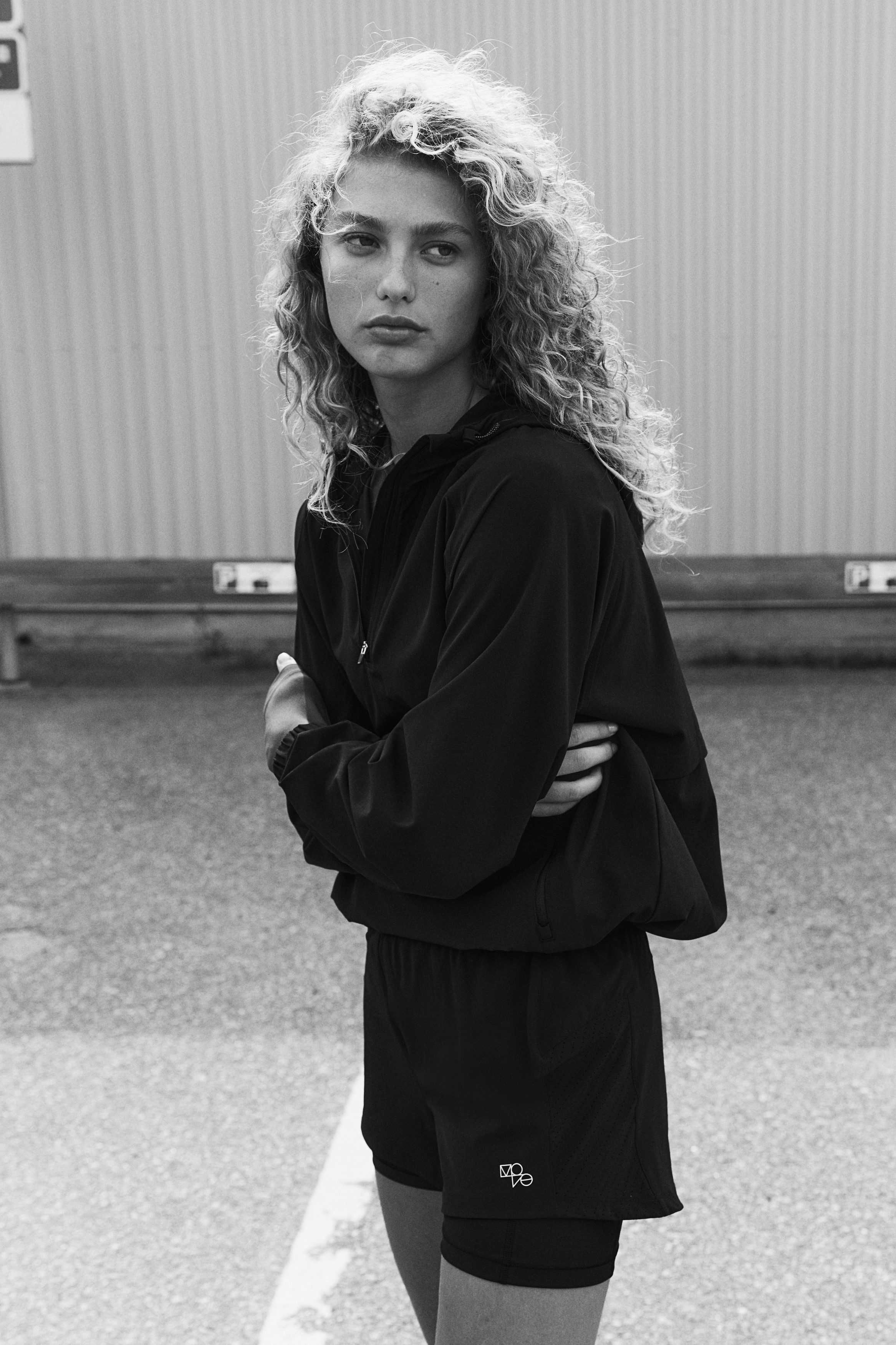 H&M SPORT Kurtka do biegania FUNKCJONALNA S czarny anorak PROMOCJA