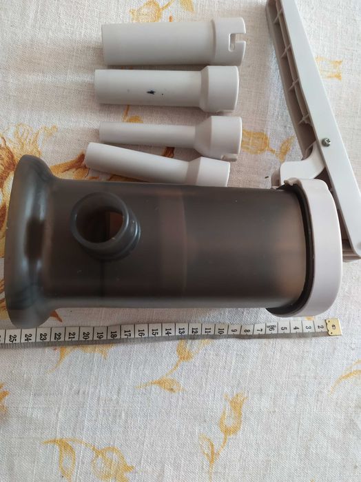 Maszynka do napełniania kiełbas . Maszynka do mięsa .