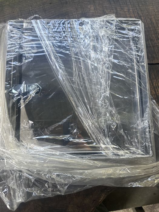 Drzwiczki rewizyjne 30x30  metalowe