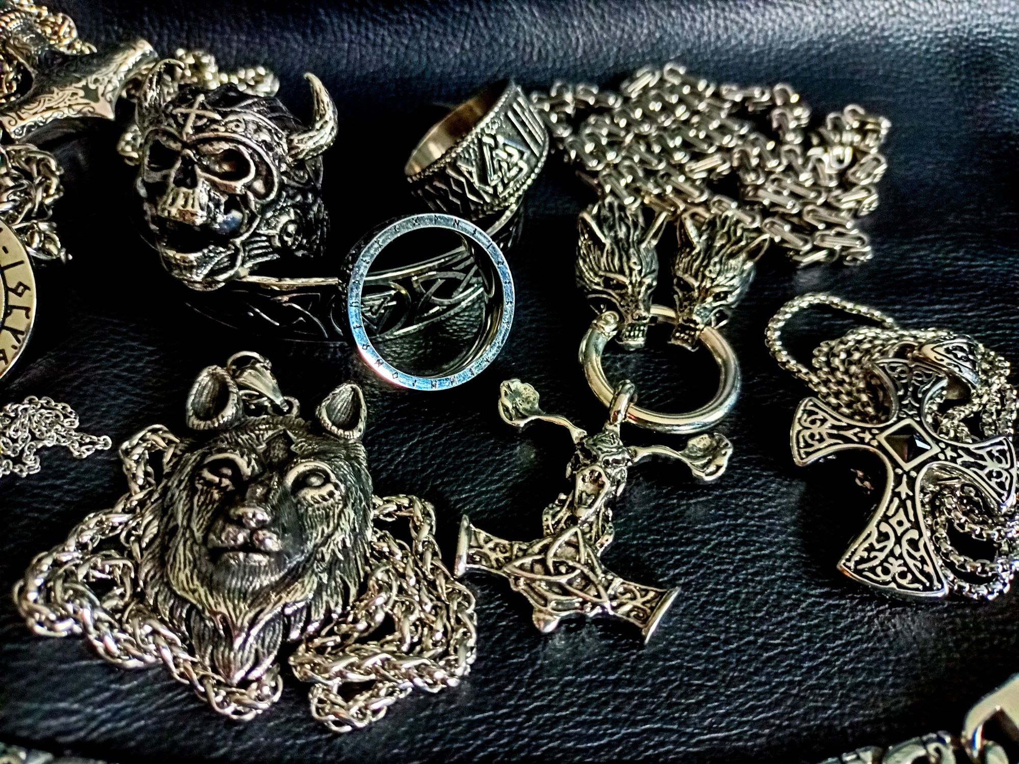 Valknut runy nordycka zawieszka wisiorek wikinga łańcuszek młot Thora