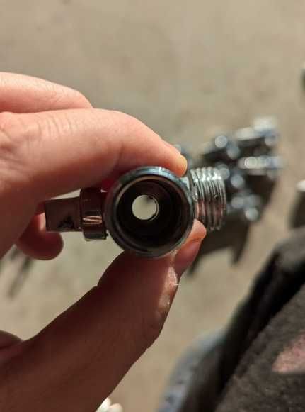 10x Zawor katowy 1/2"-1/2" z sitkiem, Idealne na okres budowy
