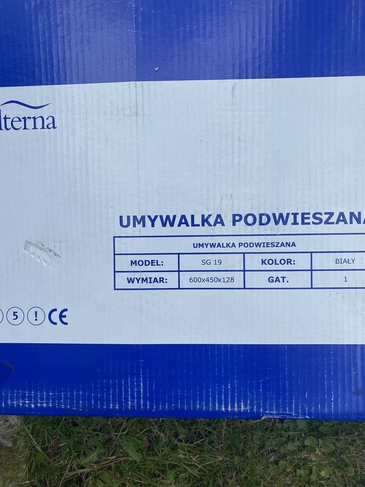 Umywalka nowa biała