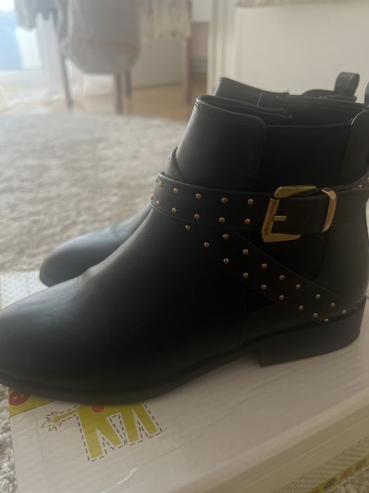 Жіночі черевики