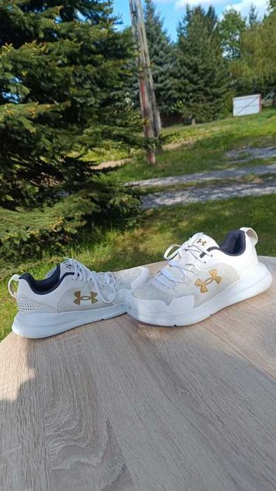 Buty Under Armour Essential (r.36)
