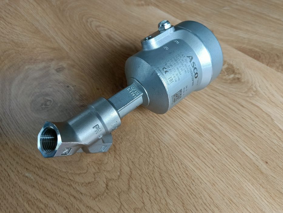 Zawór pneumatyczny kątowy Asco seria 290 DN15 1/2'' nierdzewny Nowy