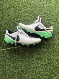 Nike Tiempo roz. 42