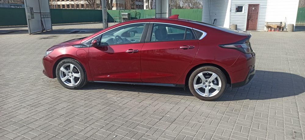 Шевроле вольт 2.  2016 год Chevrolet volt 2 Обмен..
