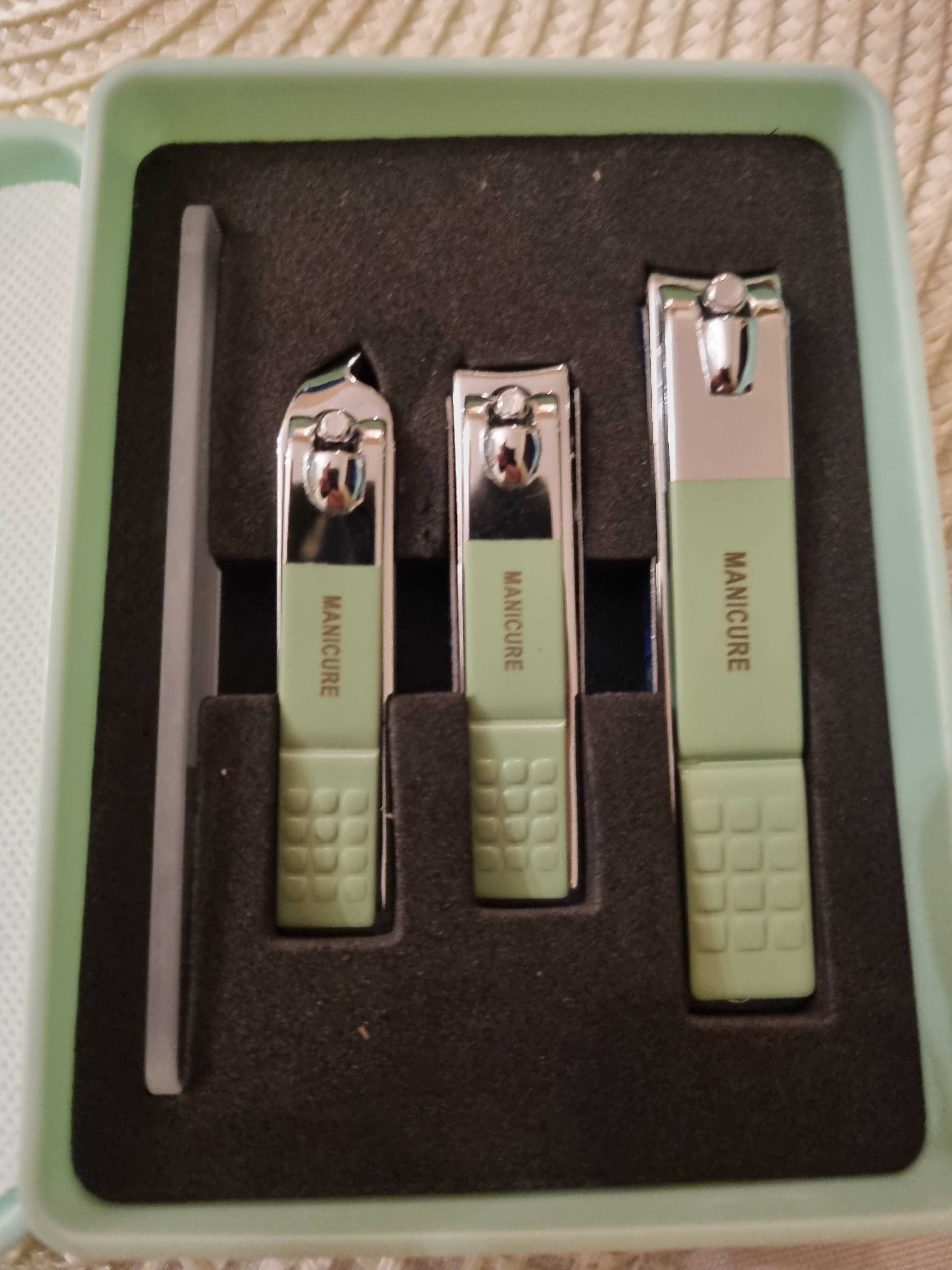 Zestaw do paznokci 4W1 Obcinacz  MANICURE PEDICURE