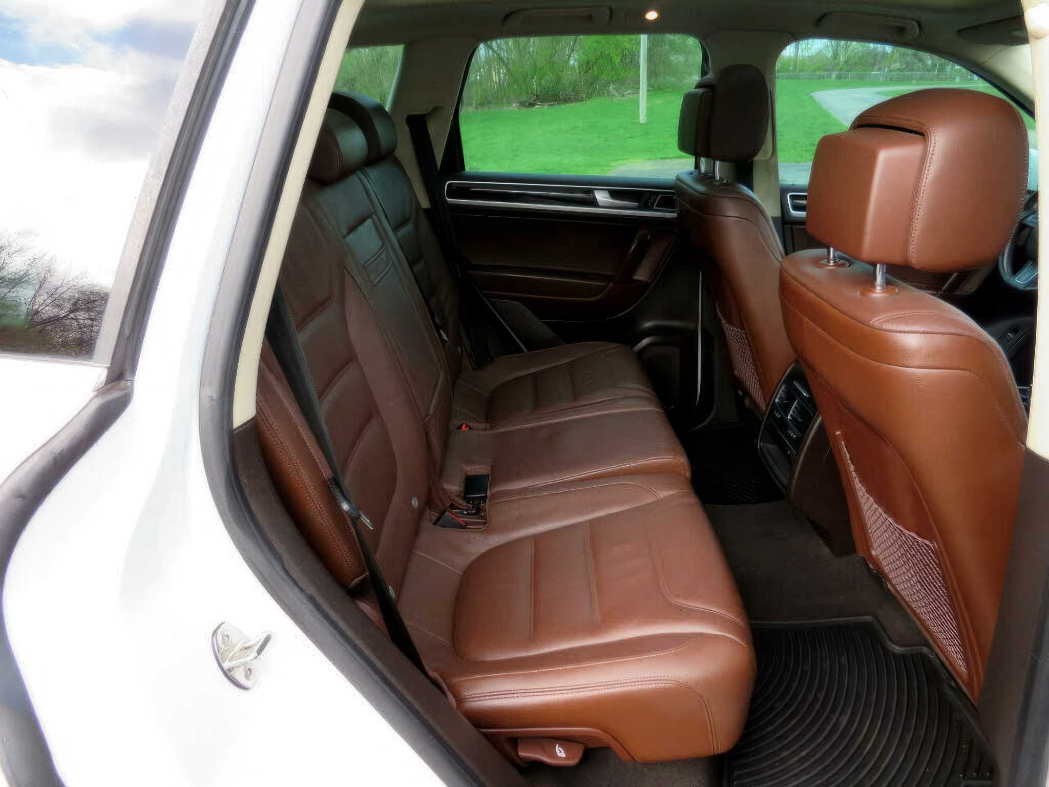 2013 Volkswagen Touareg VR6 Lux